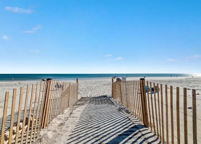 The Front 601- Affordable Beachfront Holiday home *